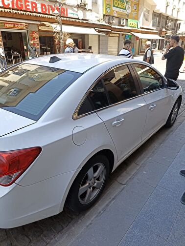 CHEVROLET CRUZE
