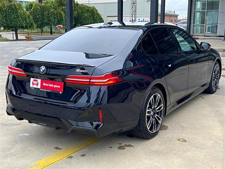 BMW 5 SERISI