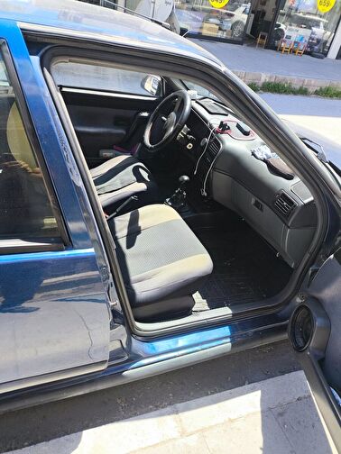 RENAULT 19