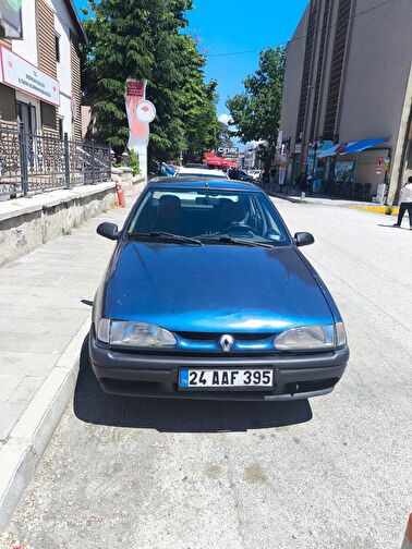 RENAULT 19