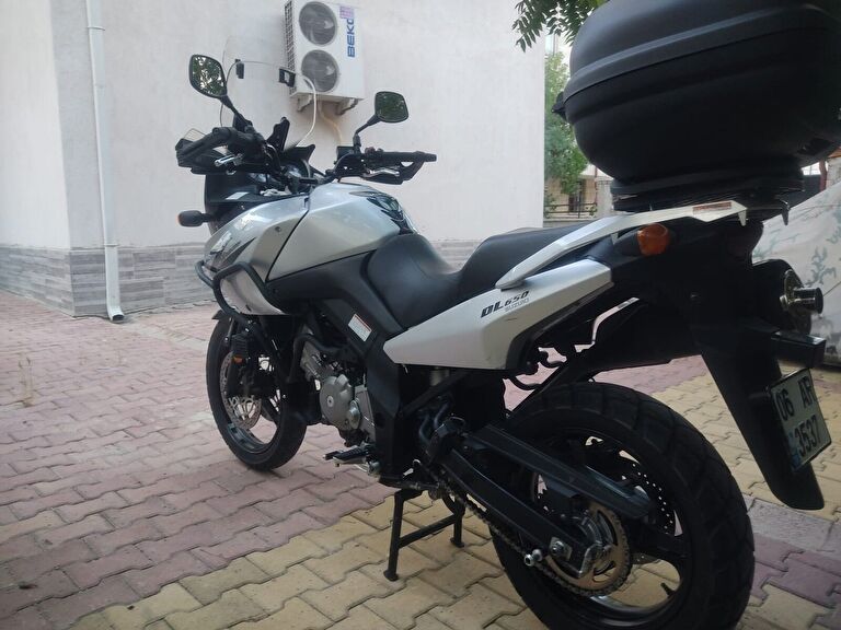 Suzuki V-Storm DL650