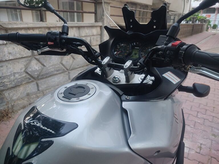 Suzuki V-Storm DL650