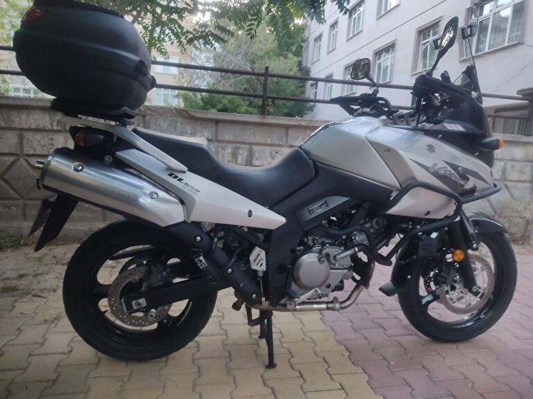 Suzuki V-Storm DL650
