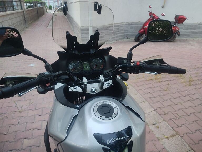 Suzuki V-Storm DL650