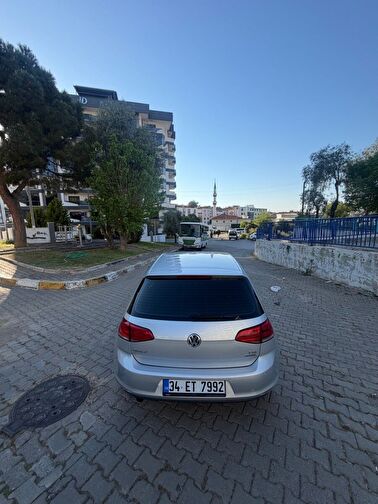 VOLKSWAGEN GOLF