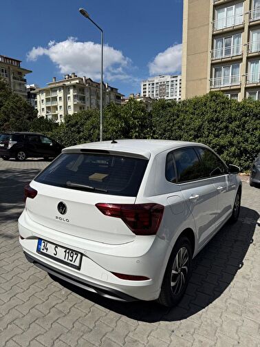 VOLKSWAGEN POLO