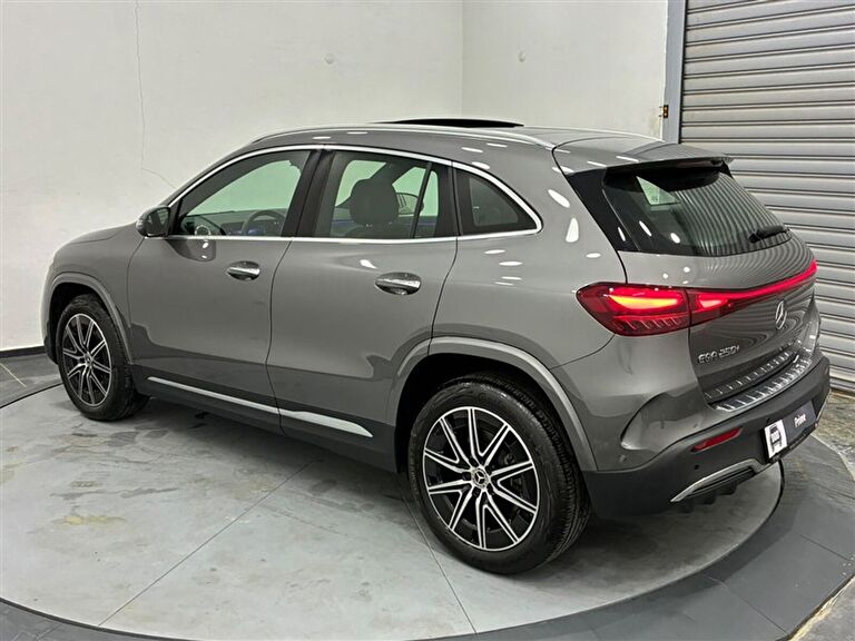MERCEDES-BENZ EQA
