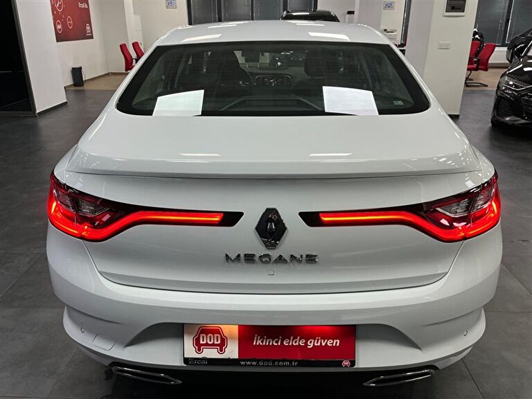 RENAULT MEGANE