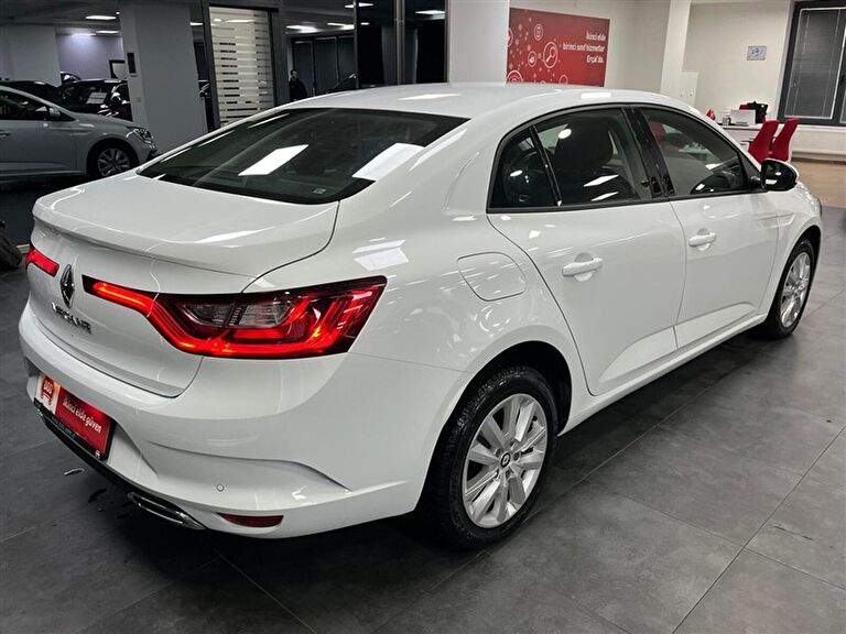 RENAULT MEGANE