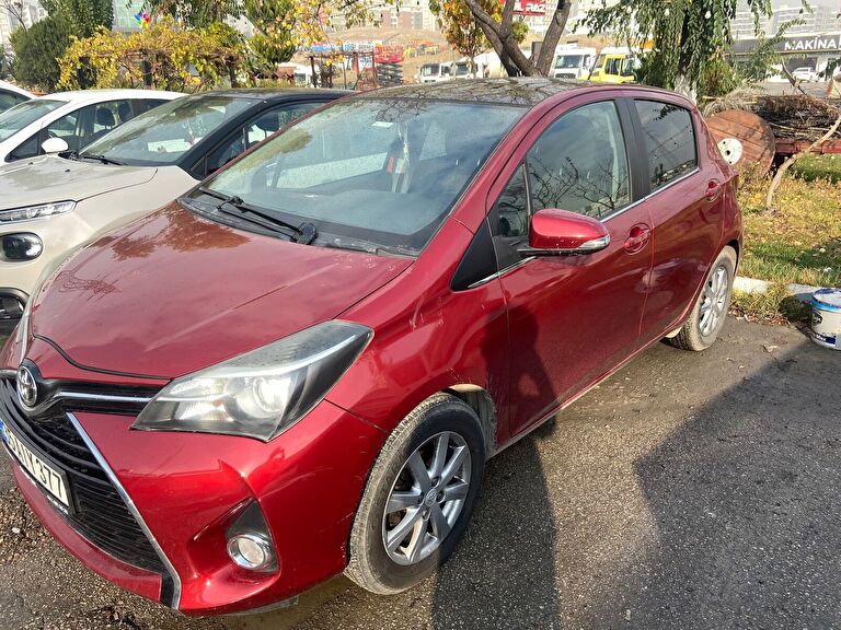 TOYOTA YARIS