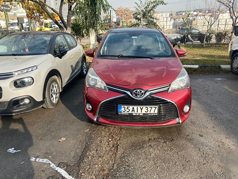 TOYOTA YARIS
