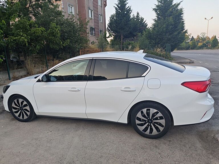 FORD FOCUS