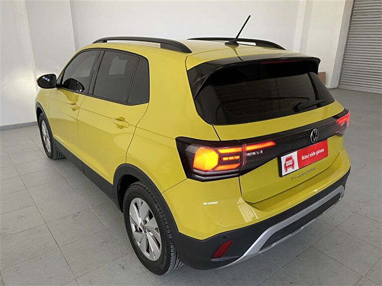 VOLKSWAGEN T-CROSS