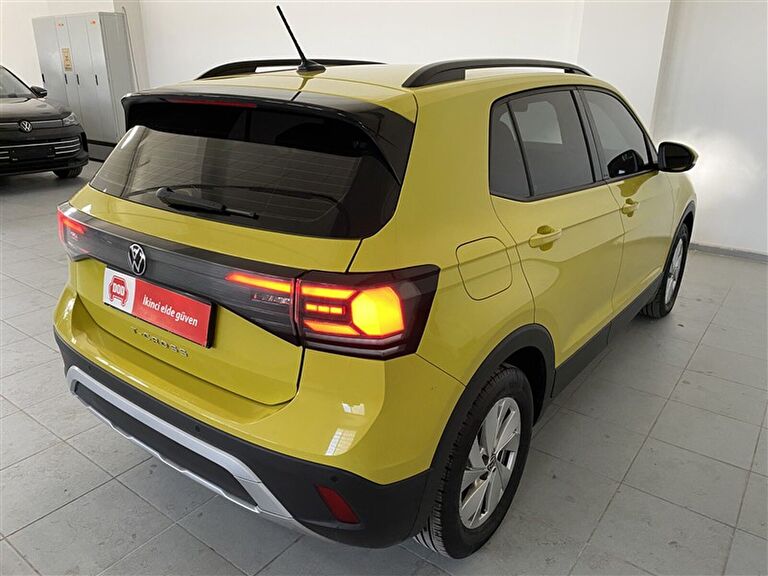 VOLKSWAGEN T-CROSS