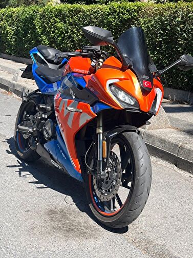CFmoto 250SR