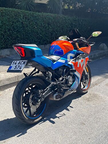CFmoto 250SR