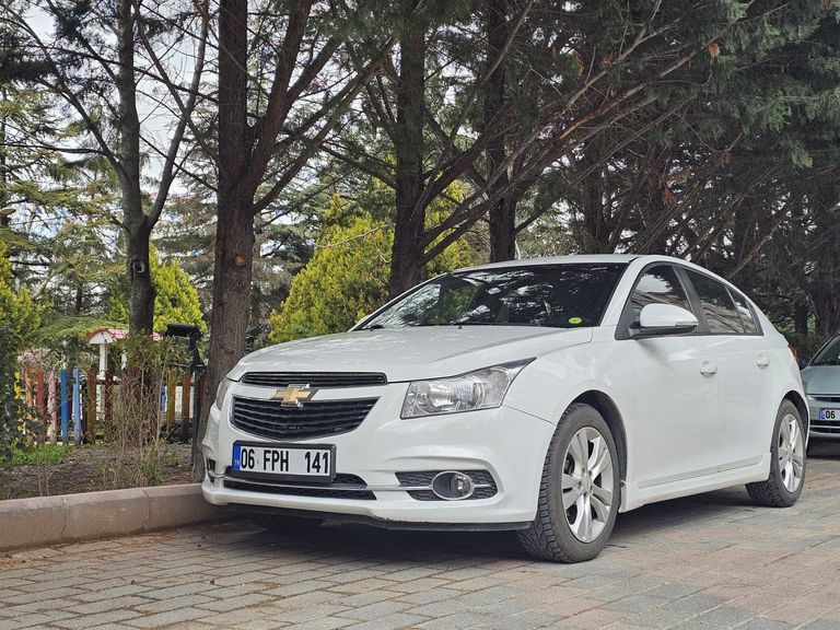 CHEVROLET CRUZE
