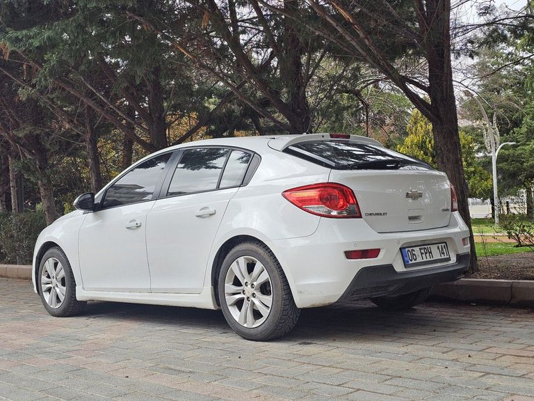 CHEVROLET CRUZE