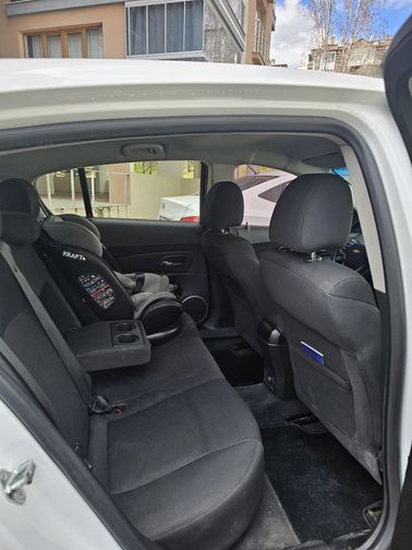 CHEVROLET CRUZE