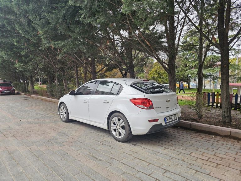 CHEVROLET CRUZE