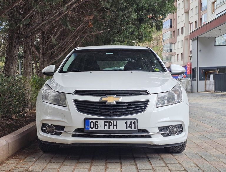 CHEVROLET CRUZE