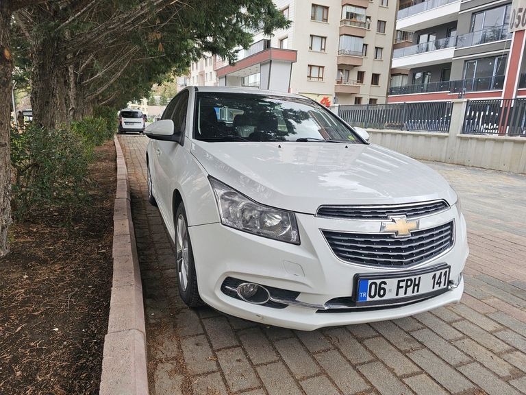 CHEVROLET CRUZE