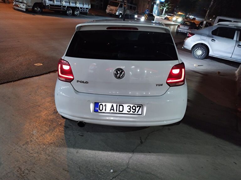 VOLKSWAGEN POLO
