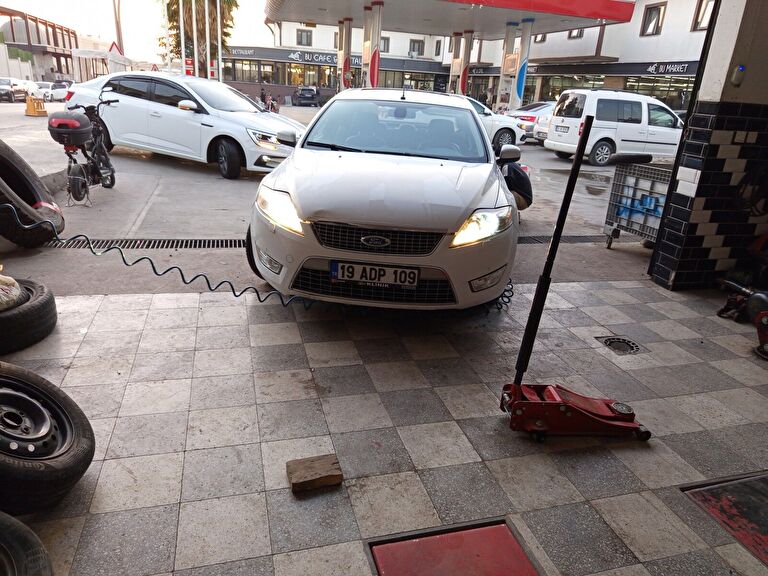 FORD MONDEO