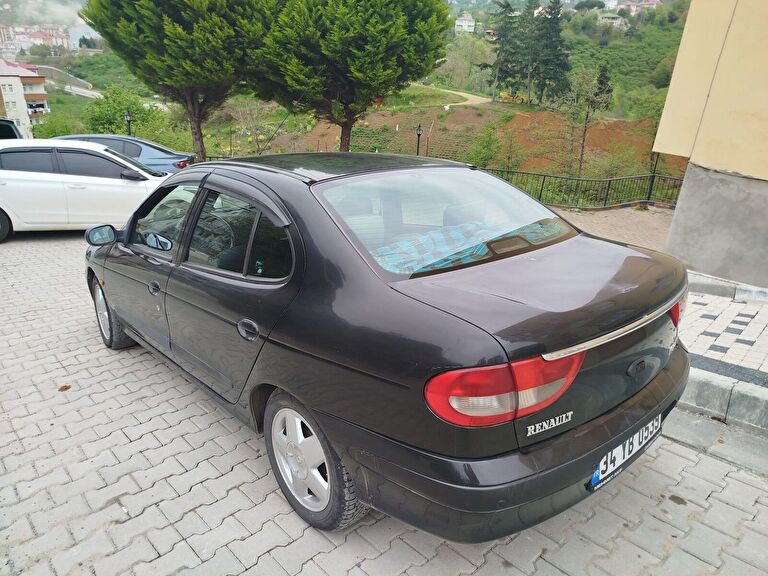 RENAULT MEGANE