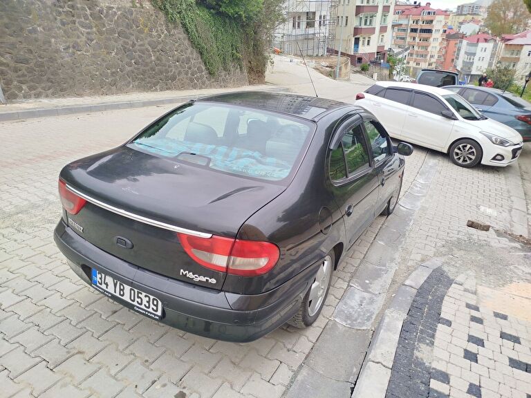 RENAULT MEGANE