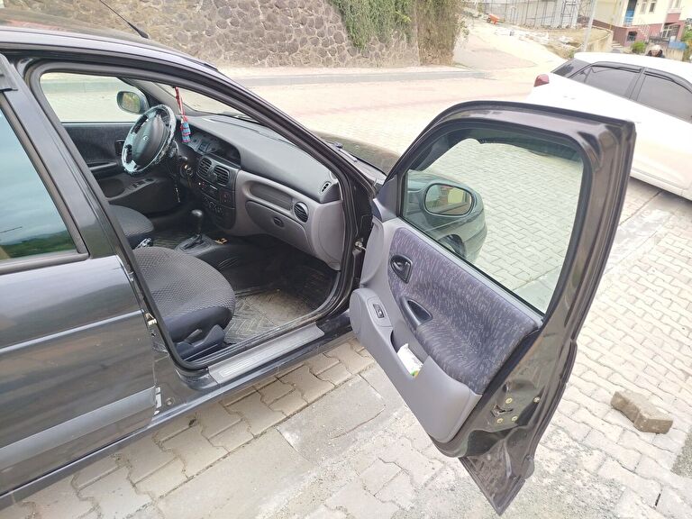 RENAULT MEGANE