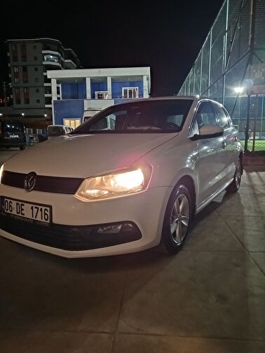 VOLKSWAGEN POLO