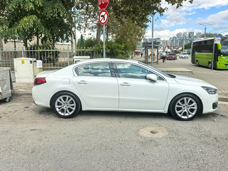 PEUGEOT 508