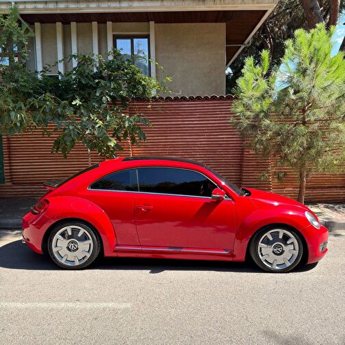 VOLKSWAGEN BEETLE
