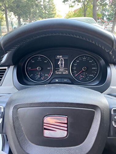 SEAT TOLEDO