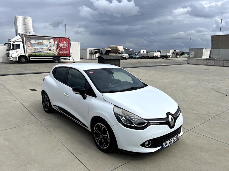 RENAULT CLIO