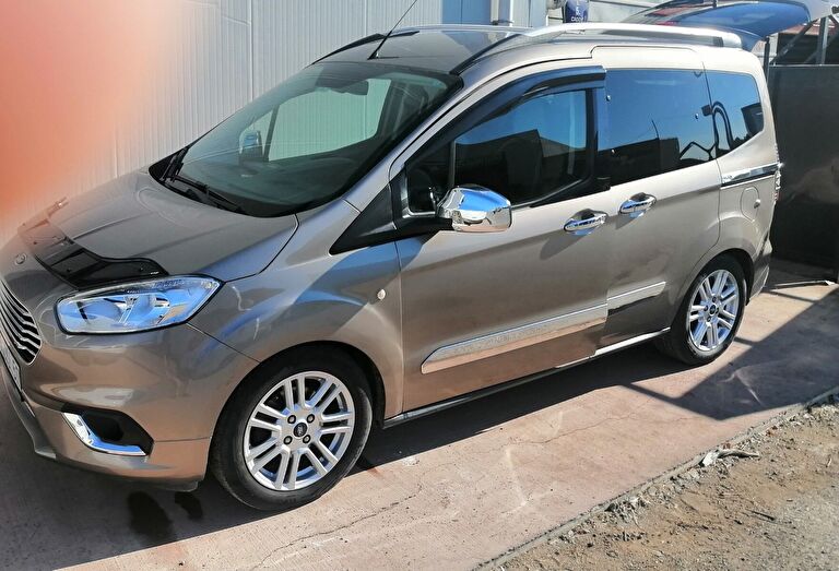 FORD TOURNEO COURIER
