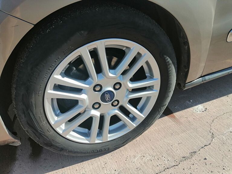 FORD TOURNEO COURIER