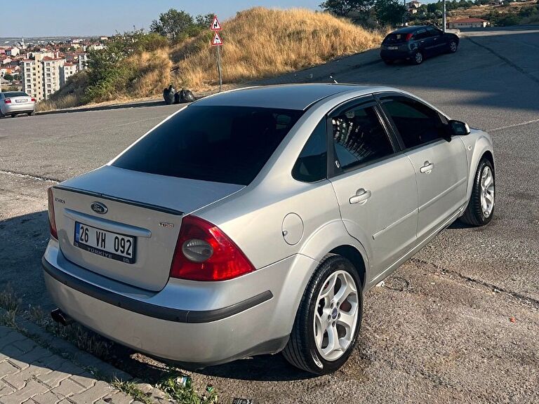 FORD FOCUS