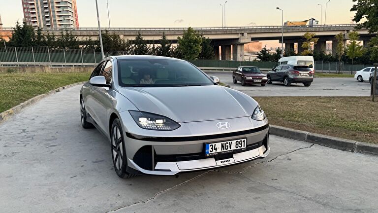 HYUNDAI IONIQ 6