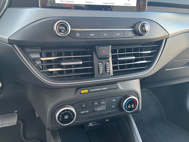 FORD FOCUS