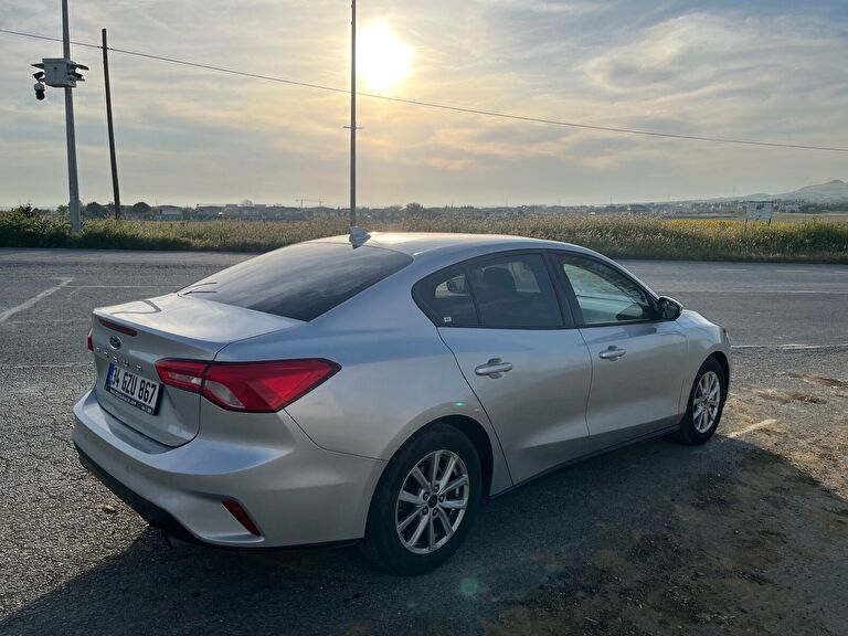 FORD FOCUS