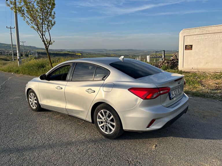 FORD FOCUS
