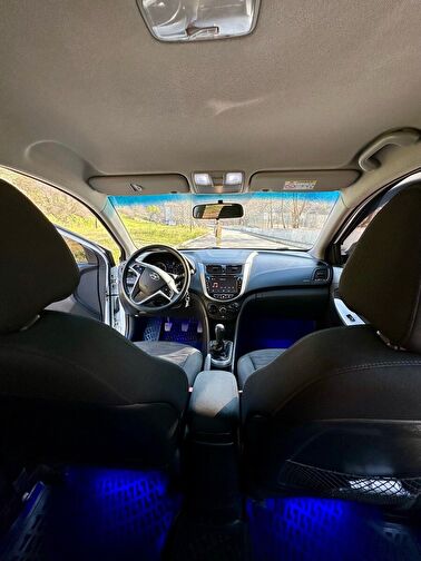 HYUNDAI ACCENT BLUE