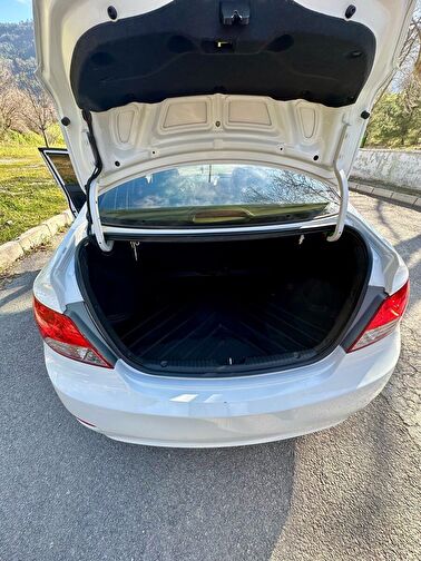 HYUNDAI ACCENT BLUE