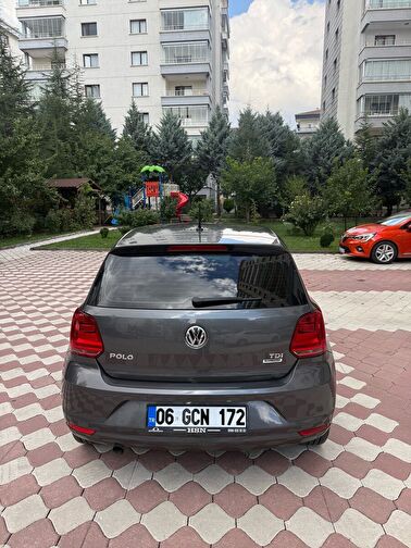 VOLKSWAGEN POLO