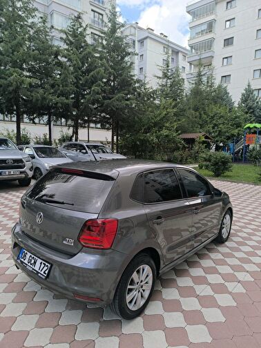 VOLKSWAGEN POLO
