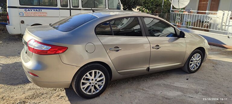 RENAULT FLUENCE