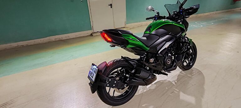 Bajaj Dominar 400 UG