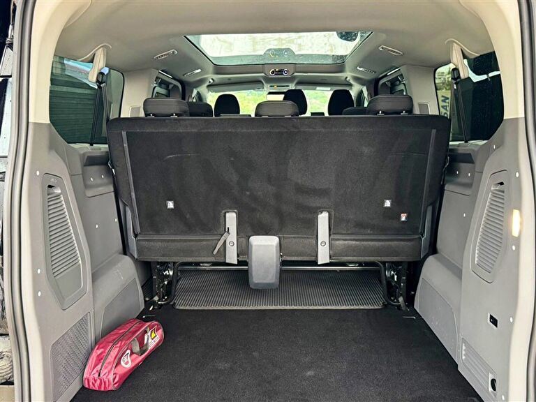 VOLKSWAGEN CARAVELLE